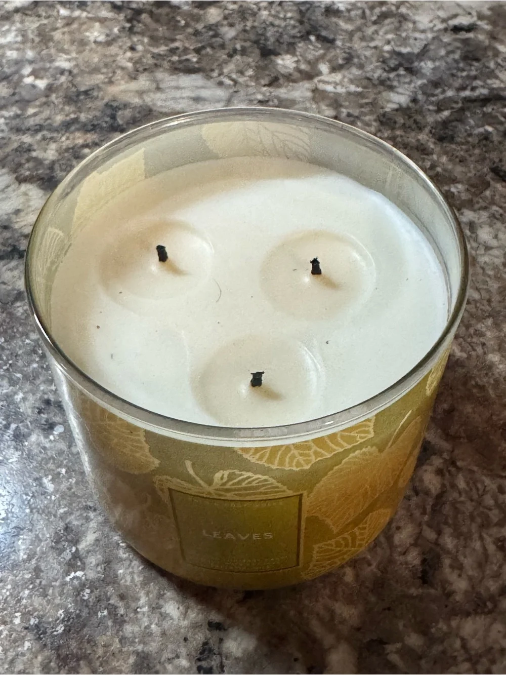 Bath & Body Works Yellow Leaves Scented Luminary Candle with Metallic Lid
